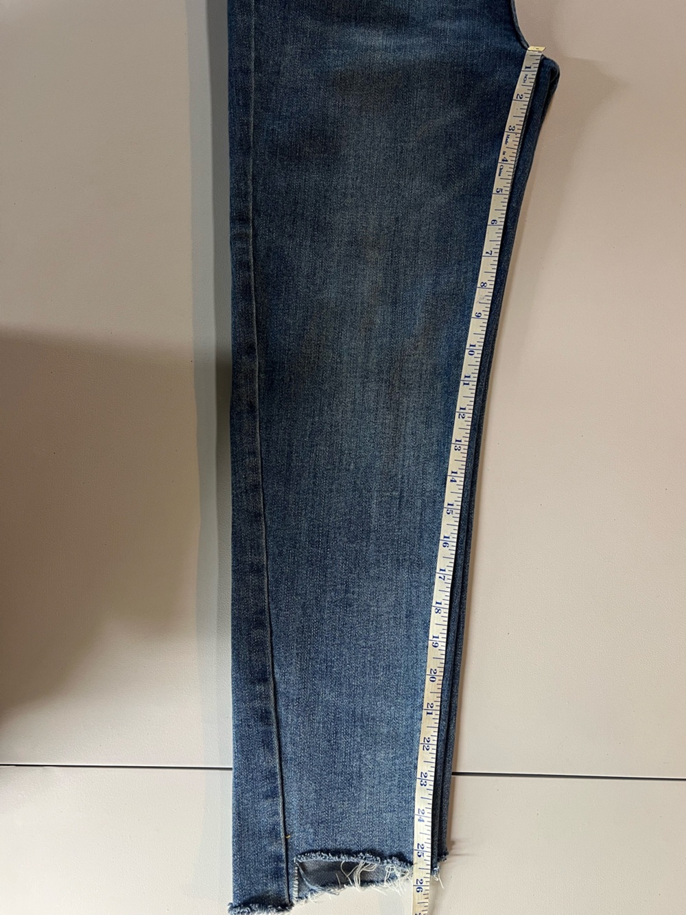 Risen High Rise Skinny Raw Hem Stretch Denim Jeans Womens 31/13 - Picture 6 of 6